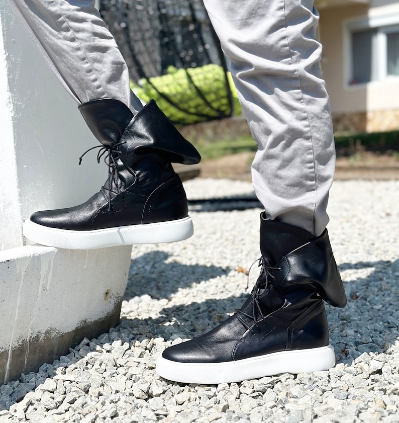 Herrsneakers i äkta läder, herrskängor i läder, svarta läderstövlar för män, handgjorda herrstövlar, höga herrsneakers i läder bild 7