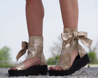 Dames echt lederen zomerlaarzen, goud lederen zomer laarsjes, lederen sandalen voor dames, leren wedges sandalen, extravagante leren laarzen