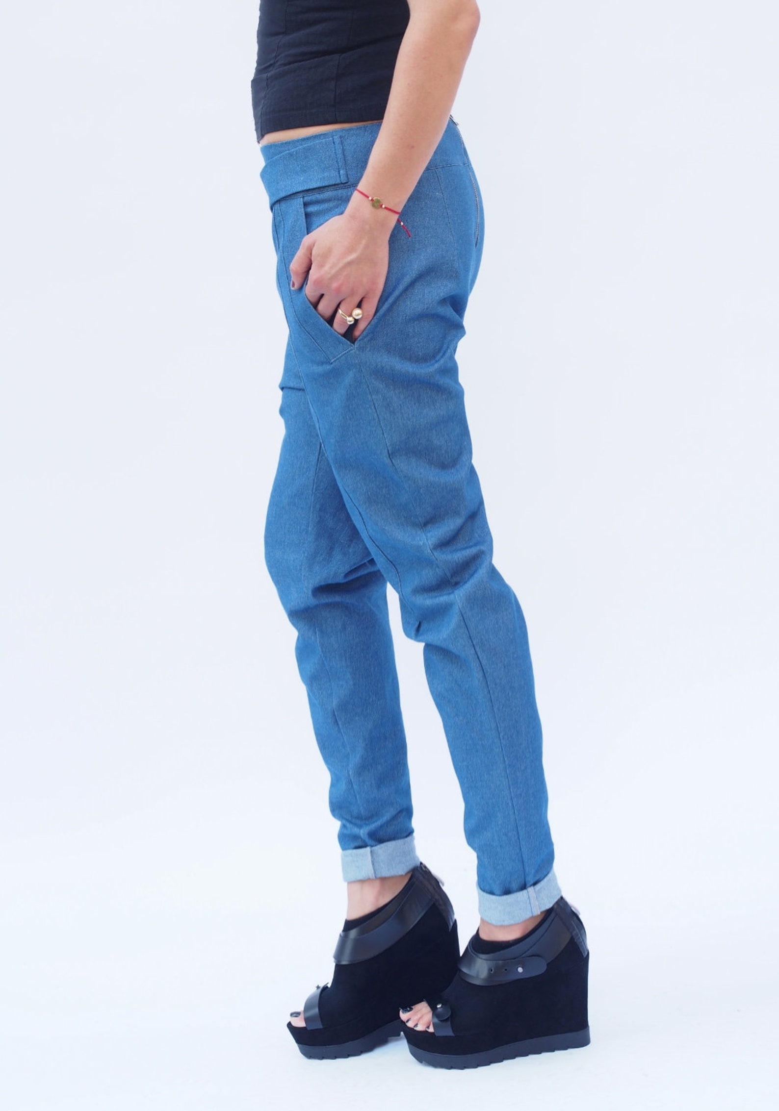 DROP CROTCH SLIM LEG PANT DUST HER OFF