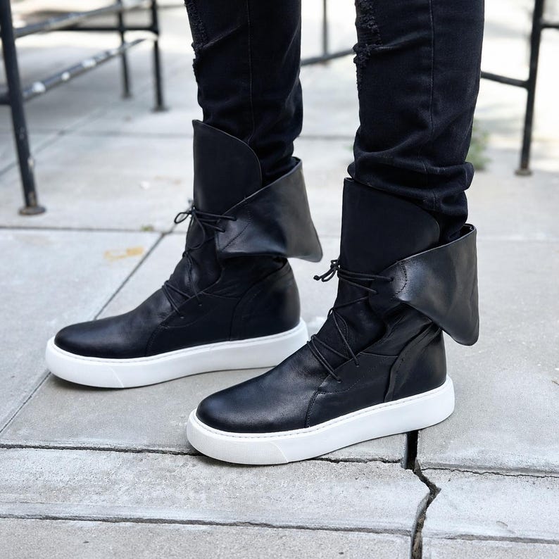 Herrsneakers i äkta läder, herrskängor i läder, svarta läderstövlar för män, handgjorda herrstövlar, höga herrsneakers i läder bild 1