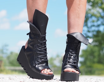 Open boots top