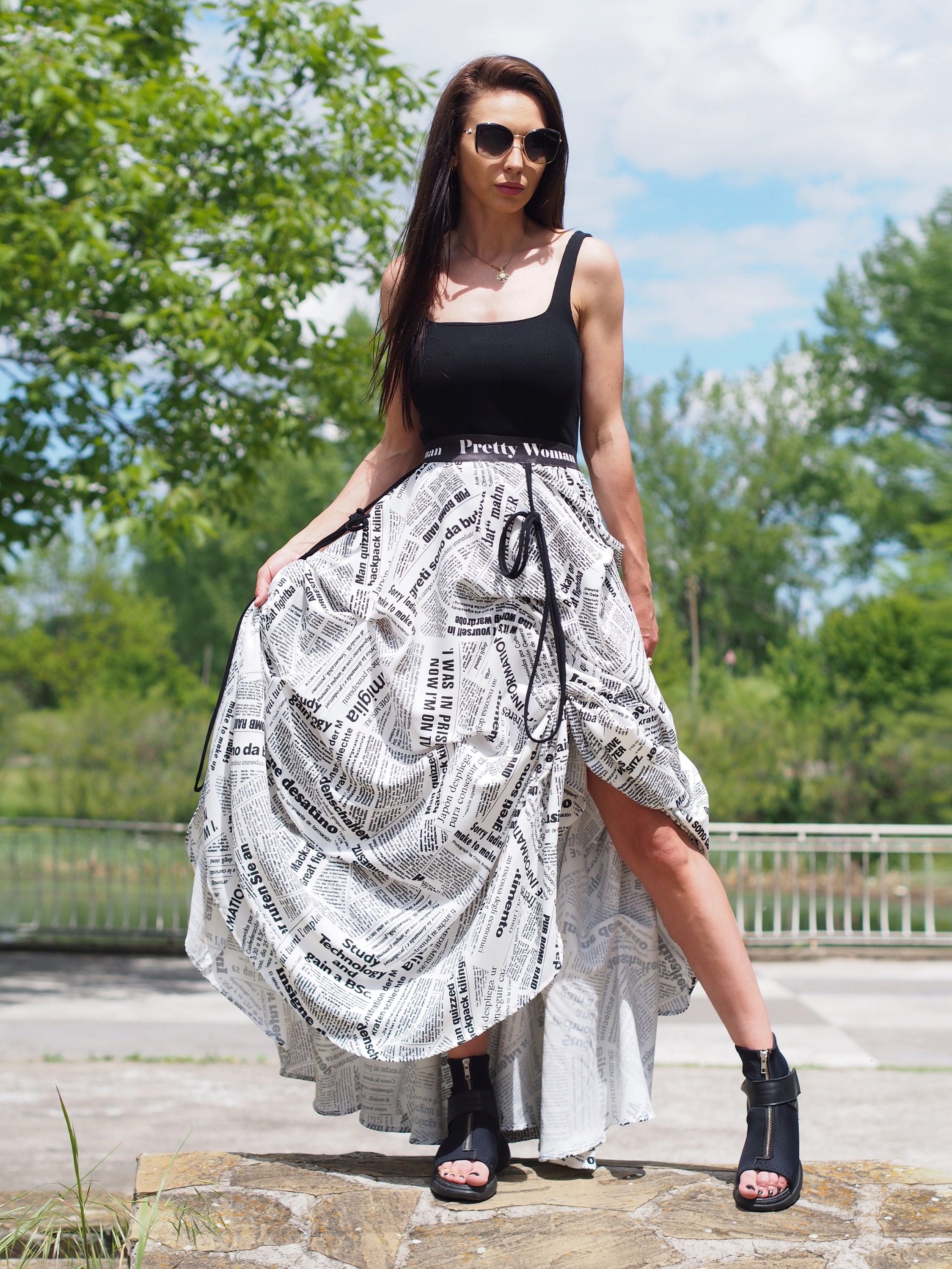スカート Ameri UND SPACE NEWSPAPER PRINT SKIRT Ameri（アメリ）の「UND SPACE NEWSPAPER PRINT SKIRT（スカート