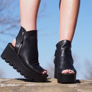 Dames zomerlaarzen van echt leer, leren plateausandalen, leren damessandalen met sleehak, zomerlaarzen met plateauzool, leren zomerlaarsjes dames