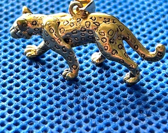 animal pendant/necklace