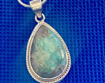 Turquoise Cornish rare Vintage  set in  sterling silver rope twist surround Natural polished gem