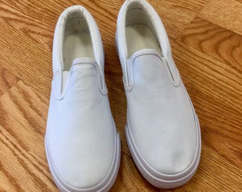 plain white canvas shoes