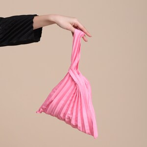 Pleated bag pink image 3