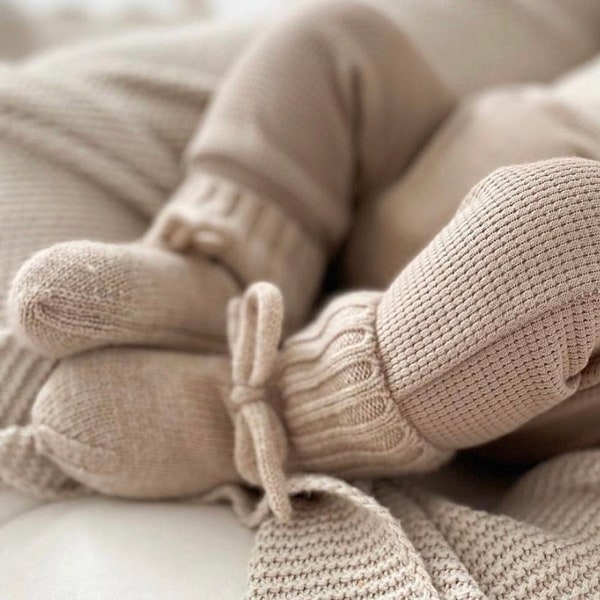 Baby Strickschuhe Merino beige Schühchen Booties Socken Söckchen Neugeborenen Geschenk Baby Fotografie Baby Outfit warme Füße  Stiefelchen