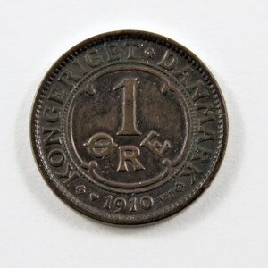 Denmark 1910 V B P, G P One Ore Coin with Double Die Breaks to the Left of Crowned Monogram.