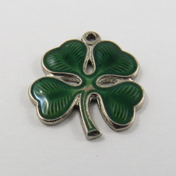 Emailliert grün Four Leaf Clover Sterling Silber Charme des Anhängers.