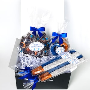 Hanukkah Chocolate Pretzel Gift Box - Holiday Gift Box / Hannukah / Hanukkah Gift Box / Hanukkah Gelt