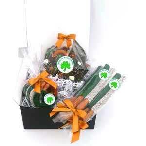 St. Patrick&#39;s Day Themed Chocolate Pretzel Rod Gift Box / ORDER BY March 6th / Green and White Chocolate Pretzels