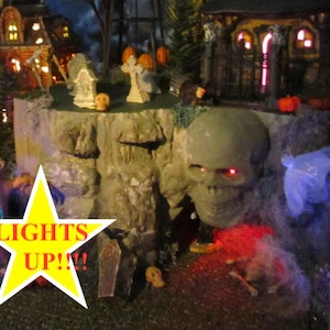 LIGHTs Up! SKULL 28&quot; Halloween DISPLAY base ONLY for Department 56 mini VILLAGe, Cave platform, Lemax, Snow city haunted house pw