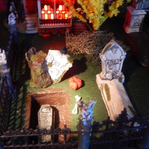 Cemetery with Grave Holes DISPLAY Platform for Dept 56 Village tombstones, Halloween Graveyard Open-Closed GRAVES with Toppers, building Yh