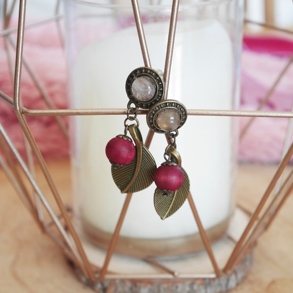 Délicieuses baies | Boucles d'oreilles en laiton, quartz rose et perles de bois