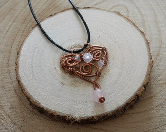 L'amoureux | Pendentif en cuivre et perles de quartz rose