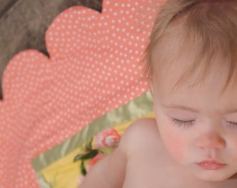 Scalloped DIY Crib Quilt PDF Sewing Pattern (FREE Video Tutorial!)