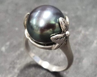 Bague perle noire, perle naturelle, bague feuille d'argent, pierre de naissance de juin, bague perle ronde, bague fleur, bague perle vintage, bague en argent massif