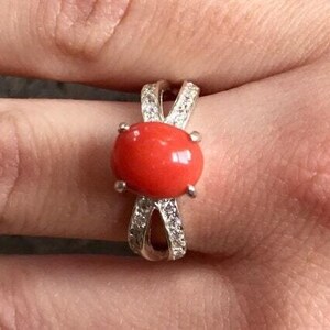 Anello in corallo, anello in corallo naturale, pietra portafortuna di marzo, anello in corallo rosso, corallo naturale, anello vintage in argento, corallo autentico, anello di fidanzamento in corallo immagine 9