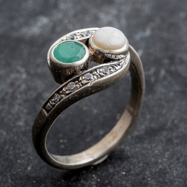 Unique Vintage Ring, Emerald Ring, Opal Ring, Vintage Ring, Bypass Ring, 2 Stones Ring, May Birthstone, October Birthstone, 925 Silver Ring