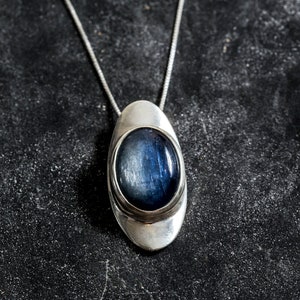 Kyanite Pendant, Natural Kyanite, Unique Pendant, Natural Blue Kyanite, Vintage Blue Pendant, Blue Pendant, Solid Silver Pendant, Kyanite image 3