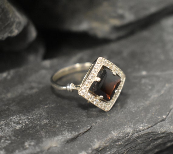 Anello di diamante rosso Anello di granato Granato naturale