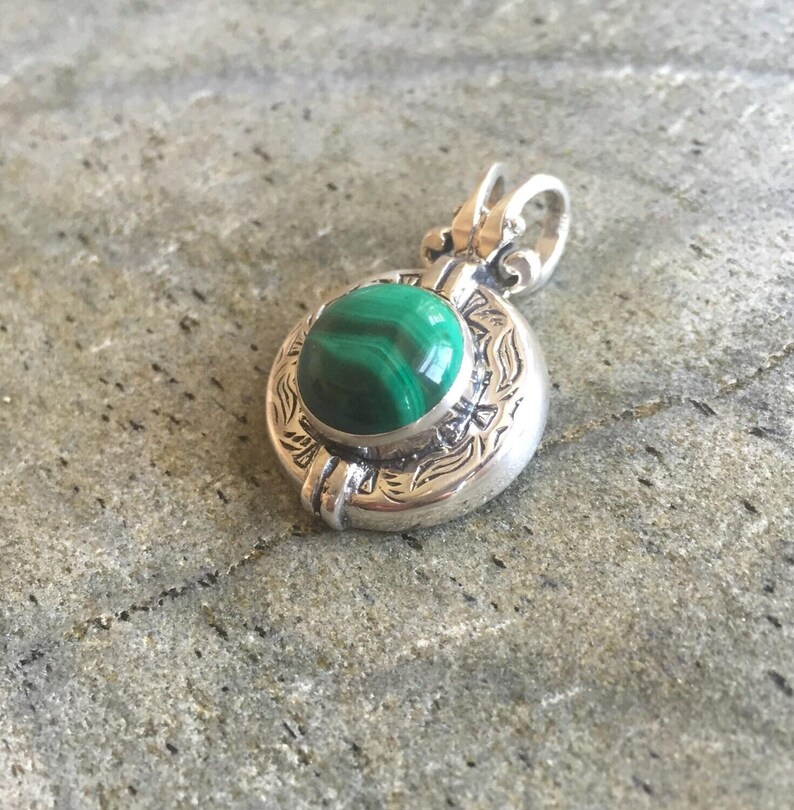 Malachite Pendant, Egyptian Pendant, Ancient Egypt Pendant, Vintage Pendant, Green Pendant, Natural Stone, Healing Stones, Healing Pendant image 9