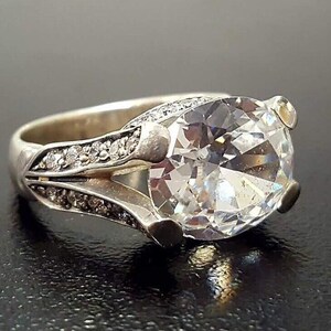 Anillo de diamantes, Diamante creado, Anillo horizontal, Anillo de diamantes vintage, Anillo blanco, Anillo vintage, Anillo de plata maciza, Anillo brillante, Diamante imagen 7