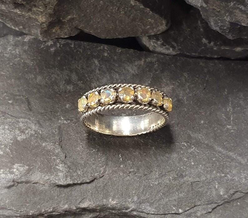 Anillo de ópalo, ópalo natural, anillo de eternidad de ópalo, anillo de ópalo, anillo de media eternidad, piedra de nacimiento de octubre, anillo vintage, anillo de plata maciza, ópalo imagen 7