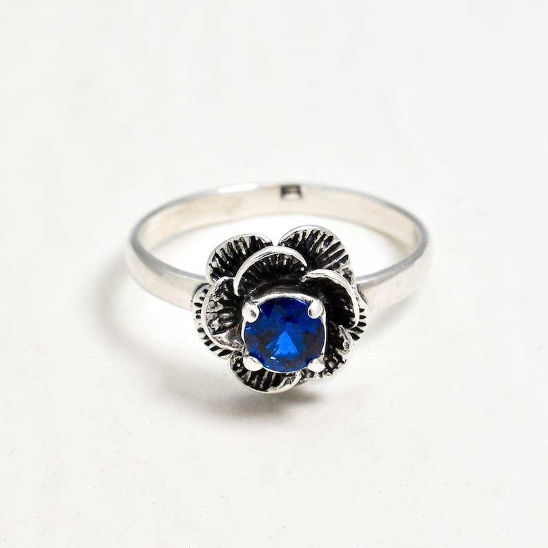 Saphir Ring, blauer Saphir Ring, erstellt Saphir, Blume Ring, Vintage Blume Ring, Vintage Ringe, blaue Blume Ring, massiv Silber Ring Bild 3
