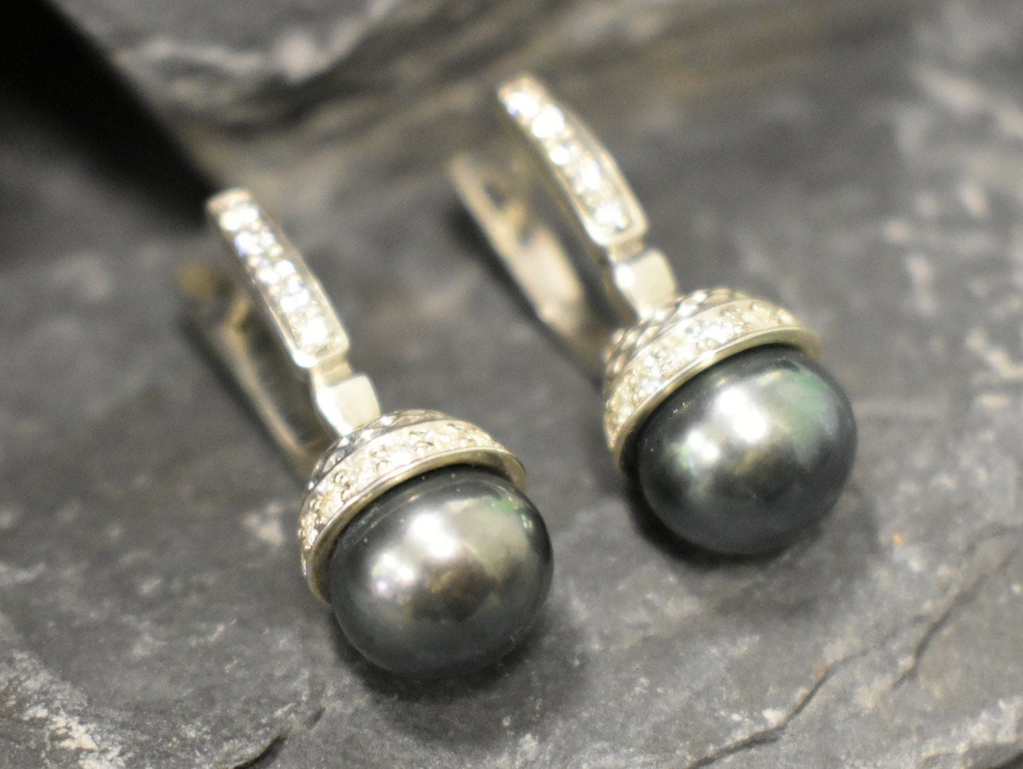 januka Dent Short Earrings 黒蝶パールピアス DENT_januka pearl jewelry