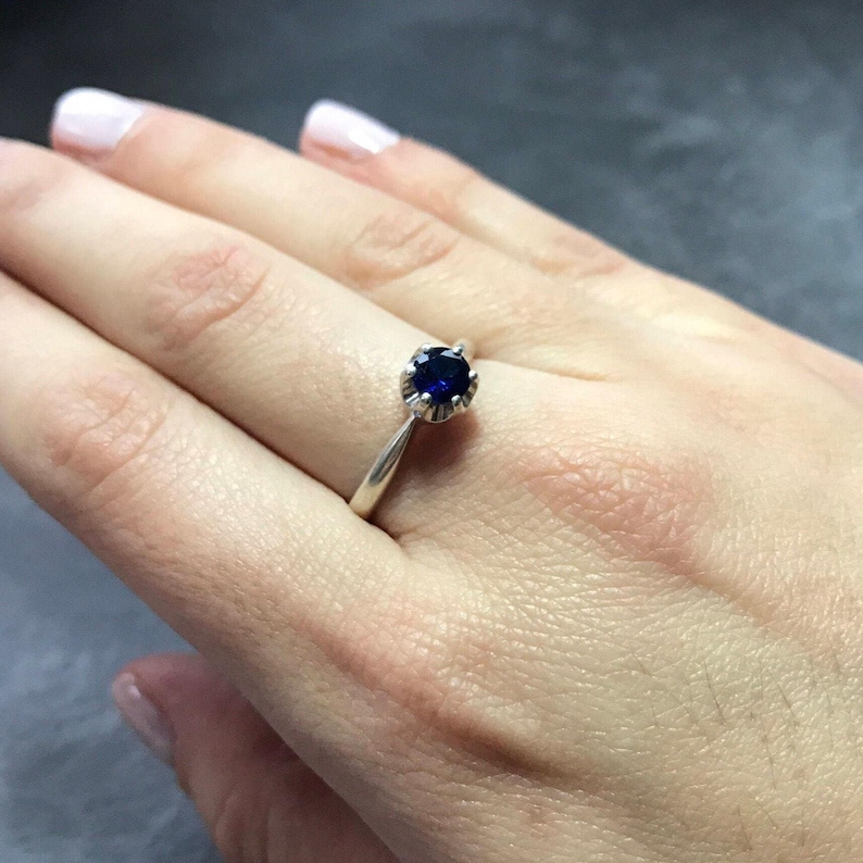 Anillo de zafiro, anillo de promesa de zafiro, zafiro sintético, anillo de promesa azul, anillo de propuesta de matrimonio, zafiro azul, anillo de plata maciza, zafiro imagen 9
