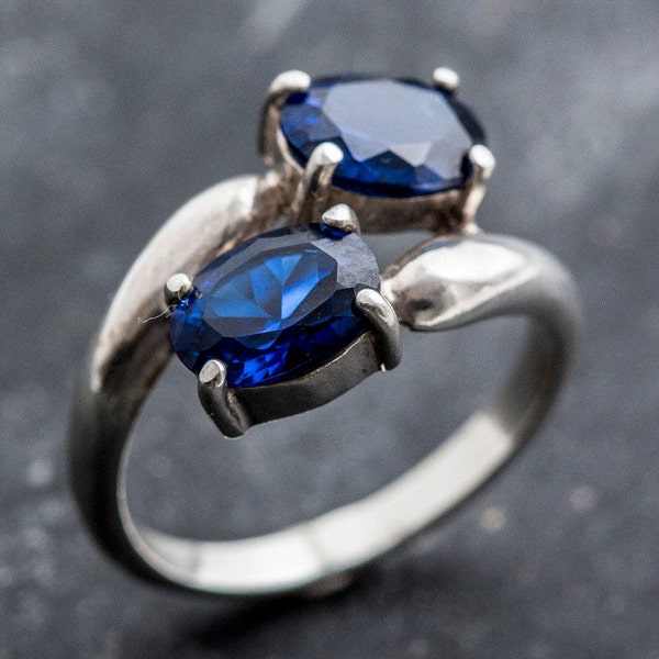 Sapphire Ring, Blue Sapphire Ring, Created Sapphire, Bypass Ring, Vintage Rings, Pure Silver, Two Stone Ring, Solid Silver Ring, Blue Ring