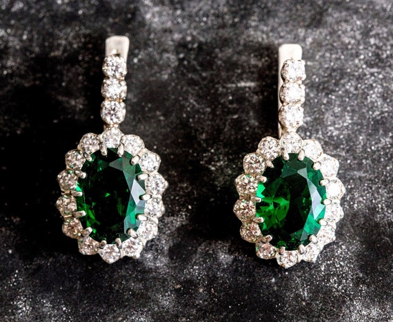 Amazon.com: Allereyae Vintage Emerald Crystal Dangle Earrings Green Emerald  Drop Earrings Teardrop Emerald Earrings Wedding Cz Dangle Earrings Jewelry  for Women and Girls : Clothing, Shoes & Jewelry