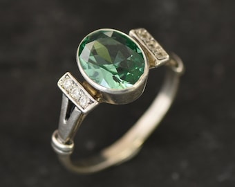 Mint Emerald Ring, Created Emerald, Antique Ring, Green Vintage Ring, Promise Ring, 2 Carat Solitaire Ring, Proposal Ring, Solid Silver Ring