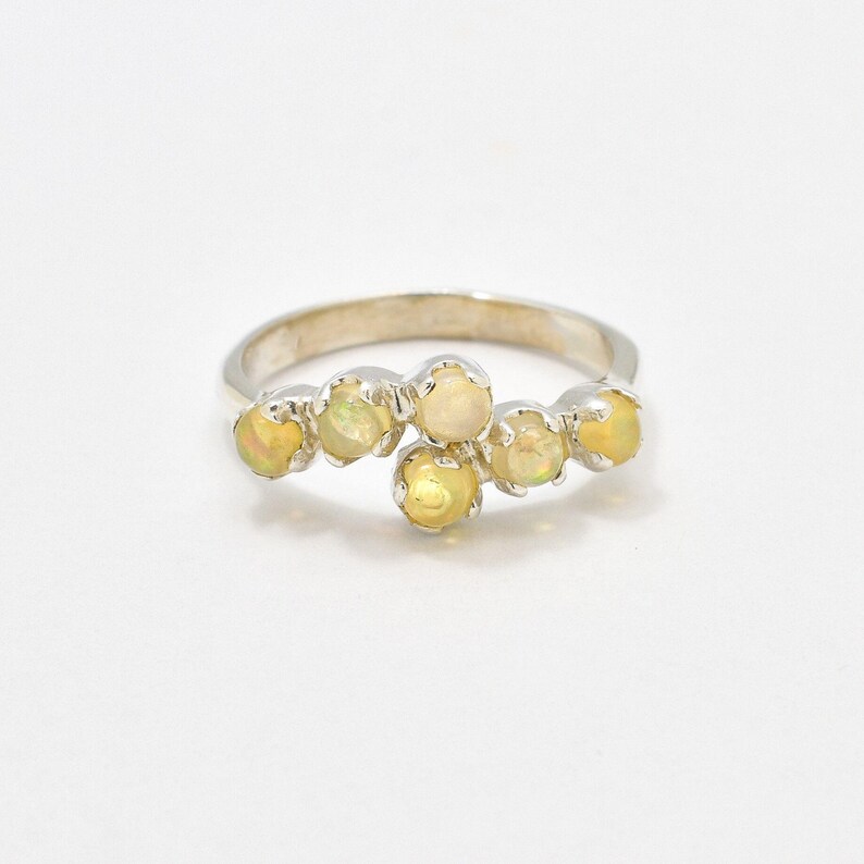 Anillo de ópalo de fuego, ópalo natural, banda de ópalo, ópalo etíope, ópalo auténtico, banda de ópalo vintage, piedra de nacimiento de octubre, anillo de plata maciza, ópalo de fuego imagen 3