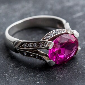 Pink Engagement Ring, Alexandrite Ring, June Birthstone Ring, Split Shank Ring, Pink Oval Ring, Pink Vintage Ring, Oval Alexandrite Ring