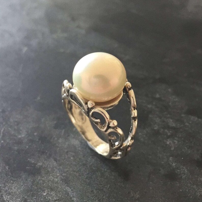 Anillo de perla blanca, anillo de perla natural, piedra natal de junio, anillo de perla vintage, anillo de estilo vintage, anillo de junio, perla blanca, anillo de plata maciza imagen 7