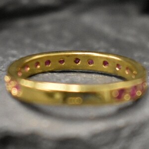 Anillo de oro con rubí, anillo de rubí, rubí natural, anillo de eternidad completo, anillo de eternidad de oro, anillo vintage de oro, alianza de rubí auténtico, alianza de rubí, anillo de plata imagen 10