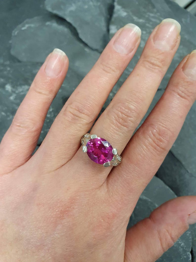 Pink Engagement Ring, Alexandrite Ring, June Birthstone Ring, Split Shank Ring, Pink Oval Ring, Pink Vintage Ring, Oval Alexandrite Ring