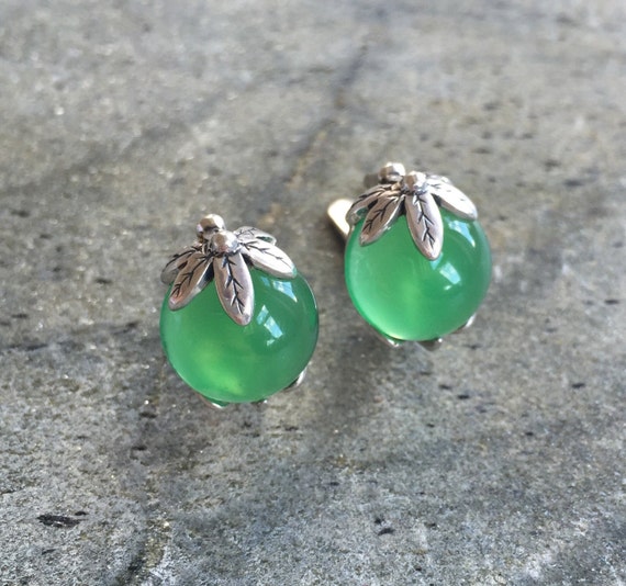 Emerald leaf shop earrings