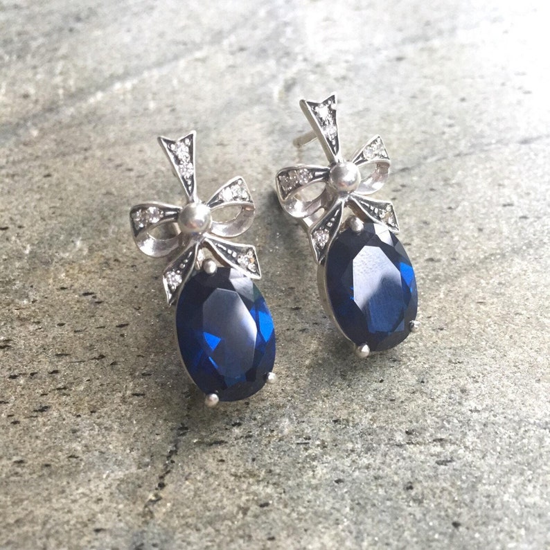 Bandörhängen, Blå safirörhängen, Skapad safir, Safirörhängen, Silverörhängen, Massivt silver, Rent silver, Blå örhängen bild 1