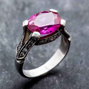 Pink Engagement Ring, Alexandrite Ring, June Birthstone Ring, Split Shank Ring, Pink Oval Ring, Pink Vintage Ring, Oval Alexandrite Ring