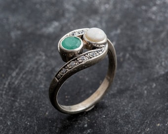 Einzigartiger Vintage Ring, Smaragd Ring, Opal Ring, Vintage Ring, bypass Ring, Ring mit 2 Steinen, Mai Geburtsstein, Oktober Geburtsstein, 925 Silber Ring