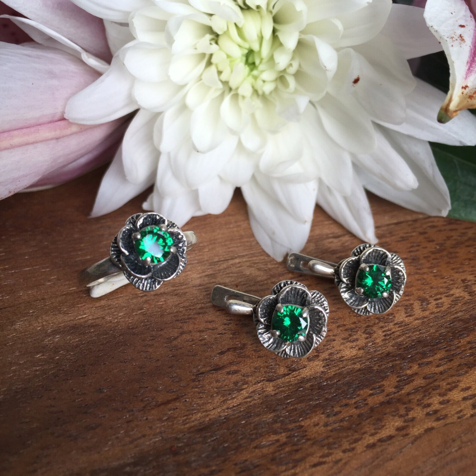 Silver Emerald Blossom Ring main image 1