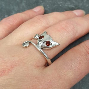 Garnet Ring, Natural Garnet, January Birthstone, Silver Cat Ring, Vintage Cat Ring, Red Eyes Ring, Cats Eye Ring, 925 Silver Ring, Red Ring image 2
