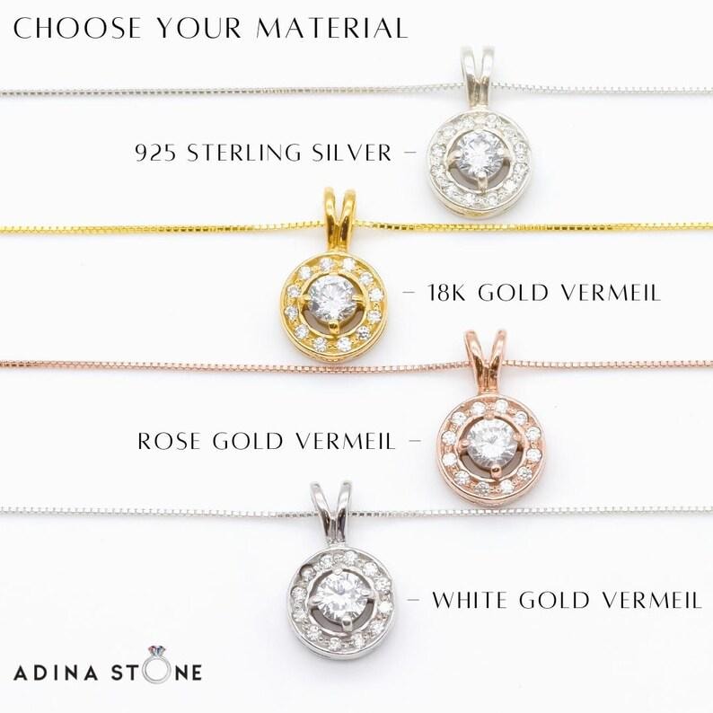 Puede incluir: Cuatro collares con colgantes circulares con una piedra central rodeada de piedras m&aacute;s peque&ntilde;as. El texto dice CHOOSE YOUR MATERIAL, 925 STERLING SILVER, 18K GOLD VERMEIL, ROSE GOLD VERMEIL, WHITE GOLD VERMEIL y ADINA STONE.