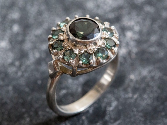 Buy Round Green Emerald Stone Studded Silver Adjustable Ring Online – The  Jewelbox