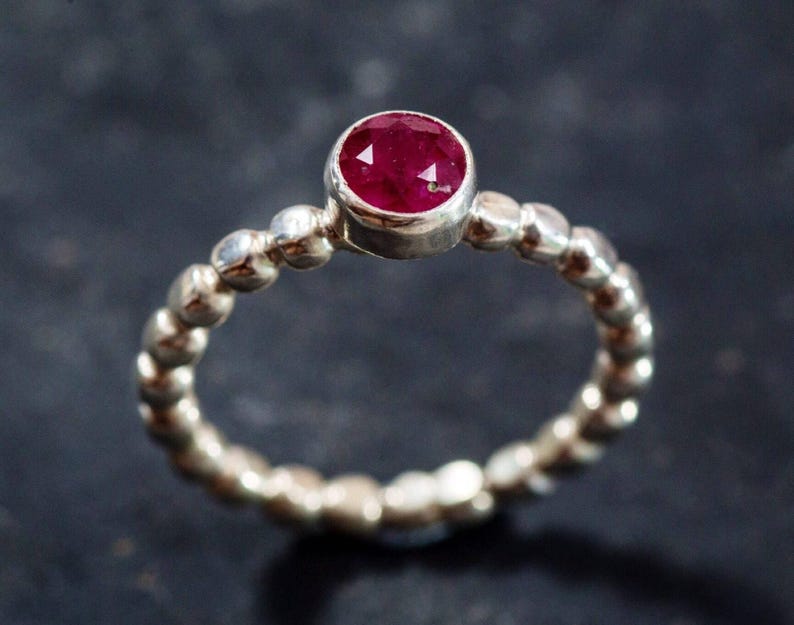 Lünette Rubin Ring, natürlicher Rubin, Roter Rubin Ring, Juli Birthstone, Roter Ring, Vintage Rubin Ring, Rubin Versprechen Ring, Juli Ring, Massiver Silber Ring Bild 3