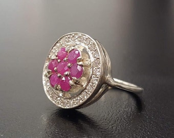 Red Ruby Ring, Natural Ruby Ring, Red Flower Ring, Vintage Rings, July Birthstone, Real Ruby Ring, July Birthstone Ring, Solid Silver Ring